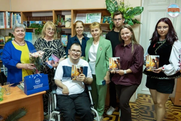 Першокурсник ХДУ презентував у Франківську фентезі-роман та анонсував мультфільм