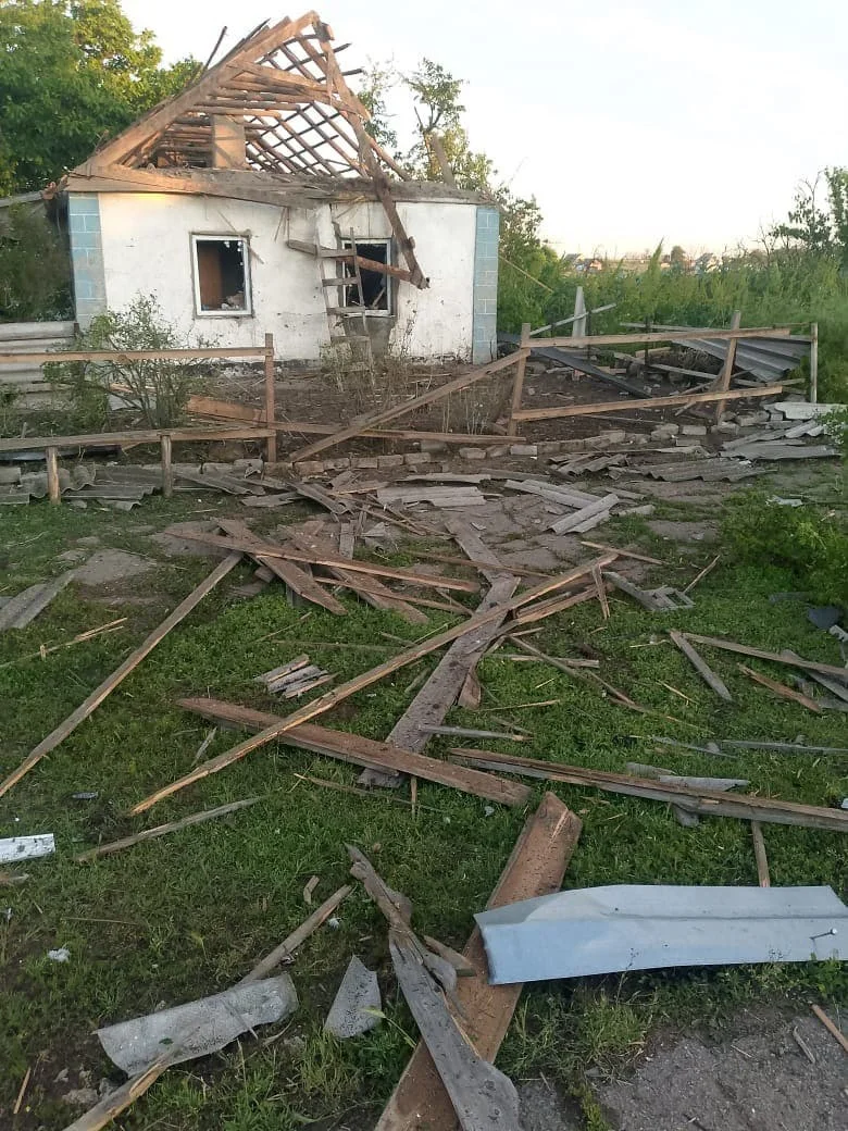 Обстріли Бериславщини: двоє поранених та руйнація інфраструктури
